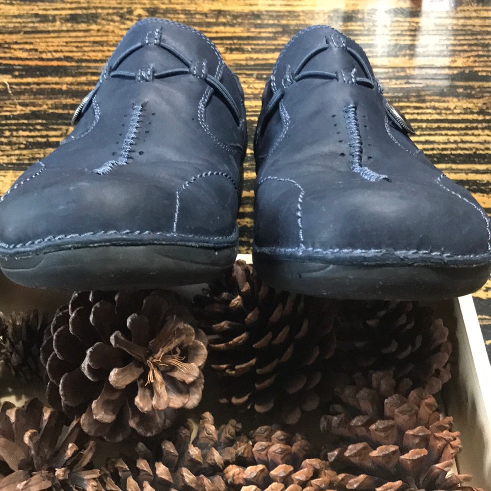 Unstructured Clark’s Un Loop Casual Loafer - image 5